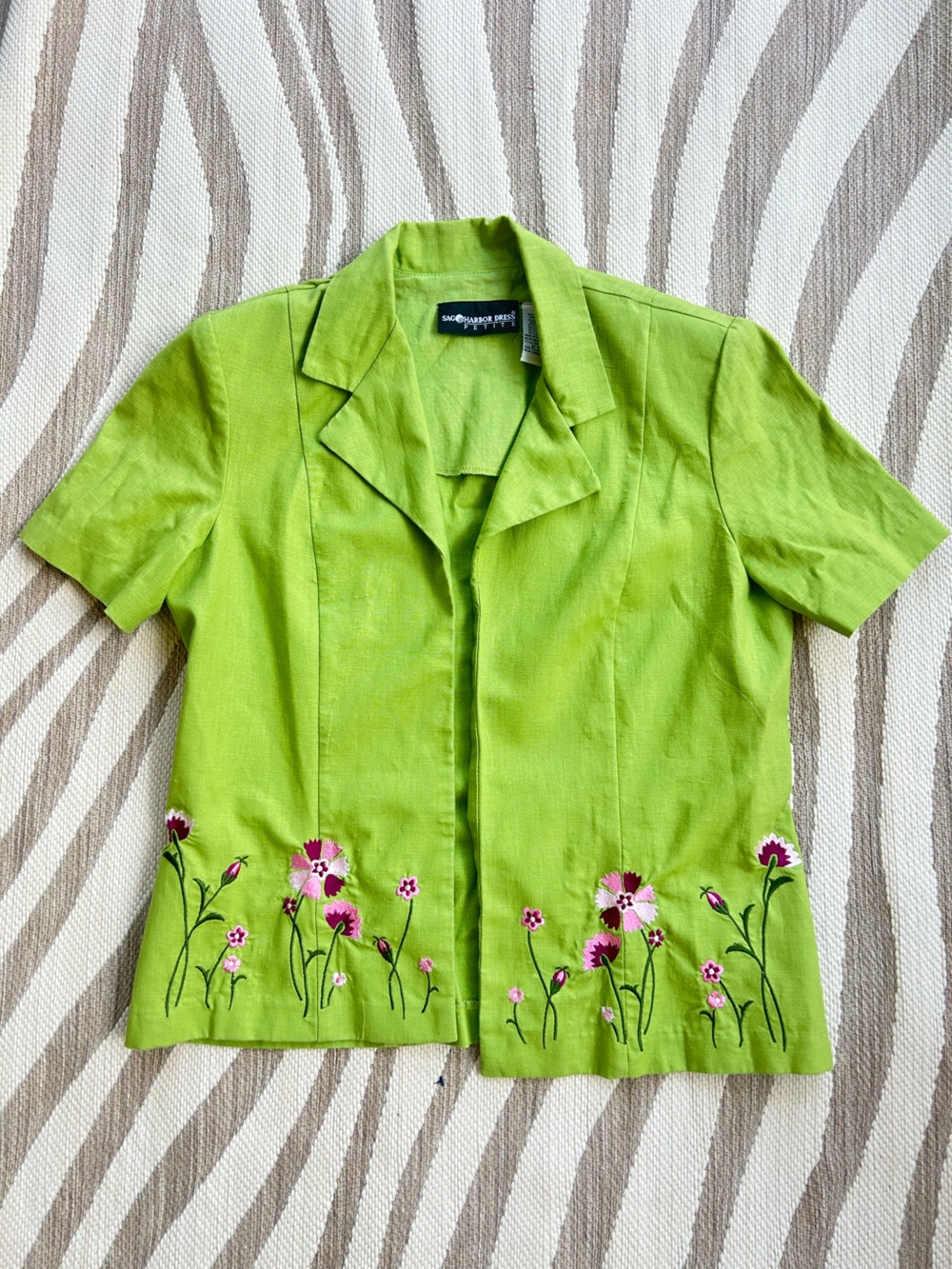 Vintage  Sag Harbor Petite Green Floral Embroidered Short Sleeve Linen Blouse